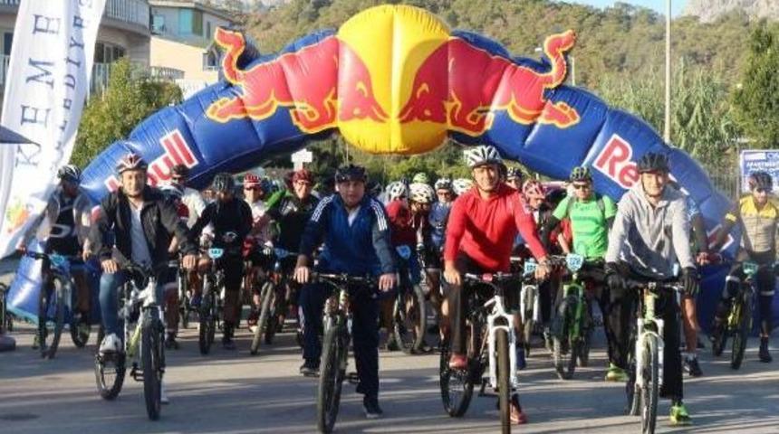 Kemer'de Dağ Bisikleti Rallisi Başladı