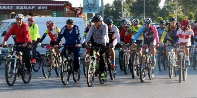 Kemer'de Dağ Bisikleti Rallisi Başladı