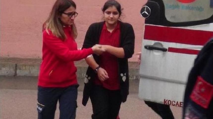 Gebze'de 13 &Ouml;ğrenci Zehirlendi