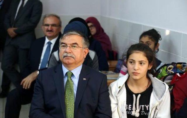 Bakan Yılmaz: 153 Bin Suriyeli Çocuk Türkçe Müfredatla Eğitim Görüyor (2)