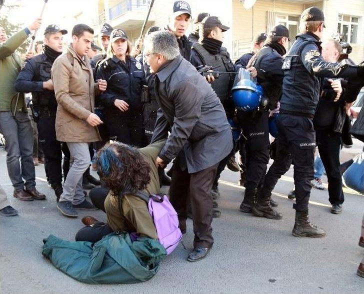 Hdp Genel Merkezi’ne Gitmek İsteyen Partililer İle Polis Arasında Arbede G1