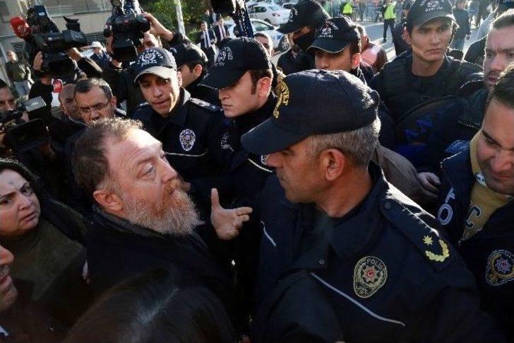 Hdp Genel Merkezi’ne Gitmek İsteyen Partililer İle Polis Arasında Arbede G3