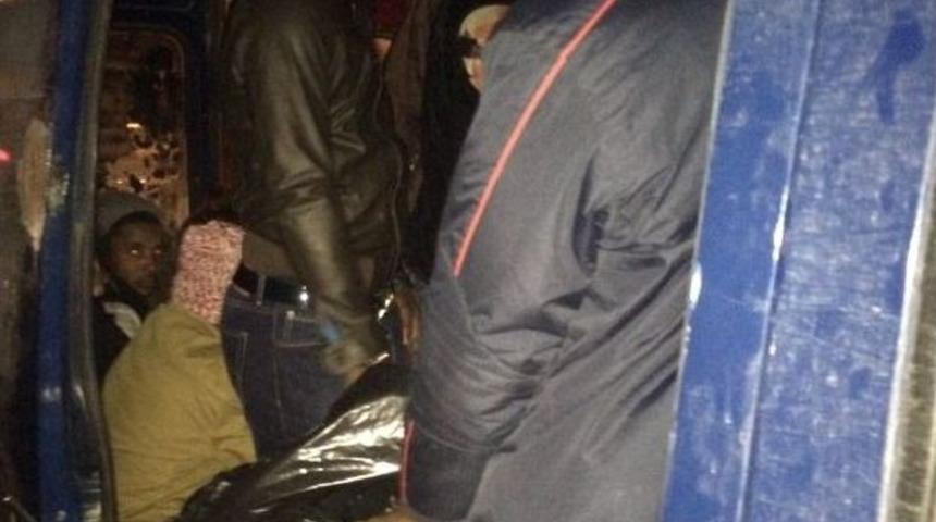 İzmir Polisi G&ouml;&ccedil;men Ka&ccedil;ak&ccedil;ılarını Ge&ccedil;it Vermiyor