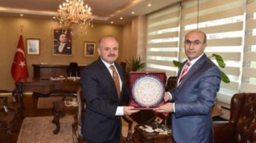 Adana Valisi Demirtaş, Mersin&rsquo;de Vali &Ccedil;akacak İle Buluştu