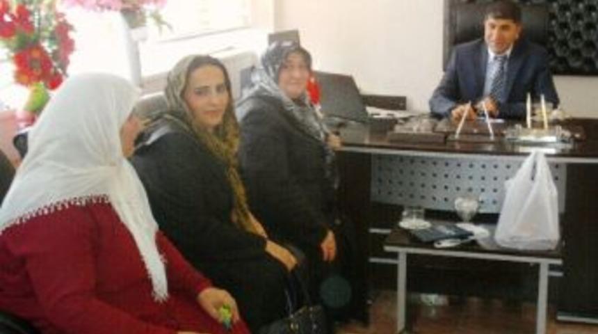 Ak Partili Kadınlardan M&uuml;d&uuml;r Kırmızıtaş&rsquo;a Ziyaret