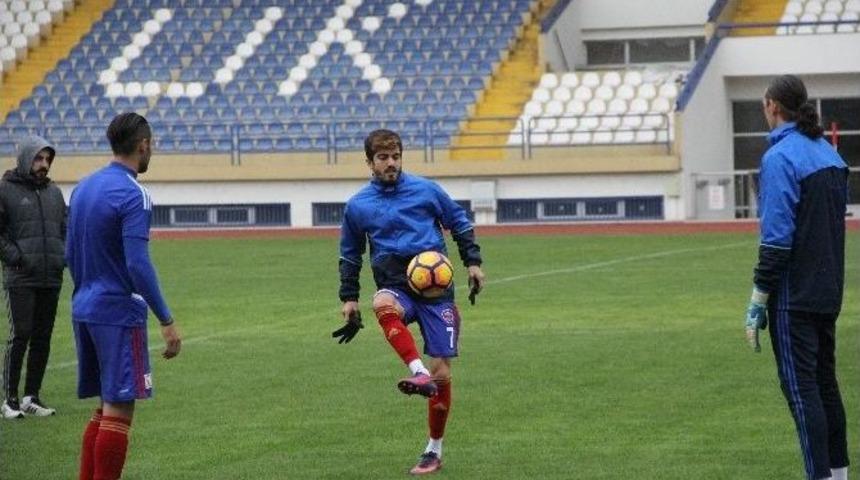 Karab&uuml;kspor, Bursaspor Ma&ccedil;ı Hazırlıklarını Tamamladı