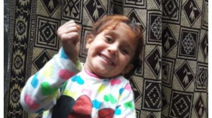 Kaldırımda Uyuyan Pembe Montlu Kızın Y&uuml;rek Burkan Hikayesi