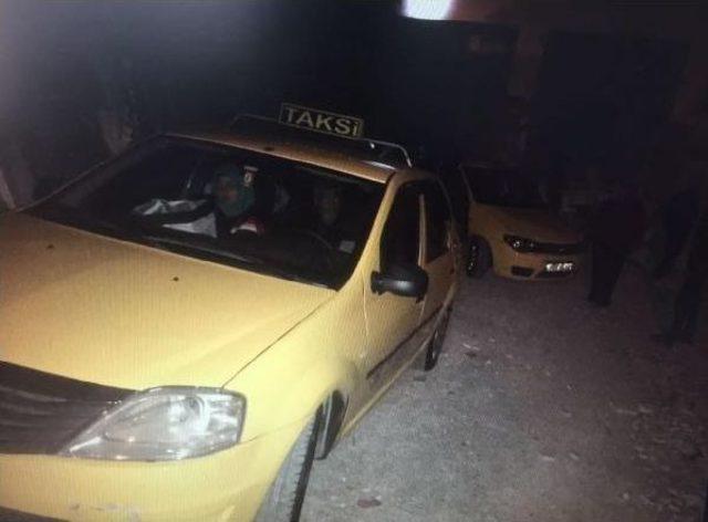 1 Minib&uuml;s Ile 2 Taksi I&ccedil;inde 35 Ka&ccedil;ak 1