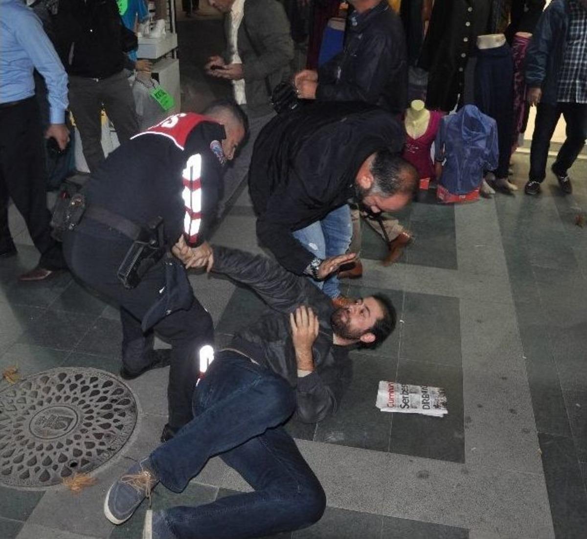"cumhuriyet Gazetesi" Eylemine Polis M&uuml;dahalesi