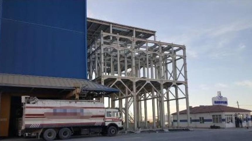 5 Metreden D&uuml;şen Suriyeli Iş&ccedil;i &Ouml;ld&uuml;