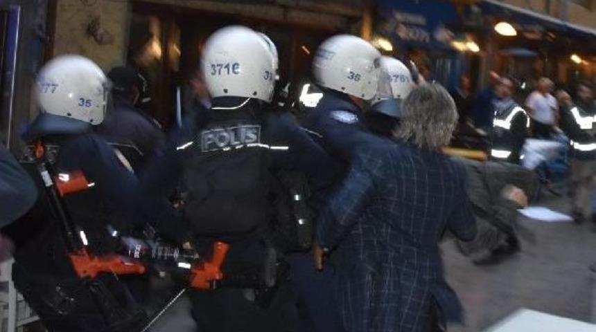 İzmir'de Hdp'lilerin Eylemine Polis M&uuml;dahalesi: 55 G&ouml;zaltı