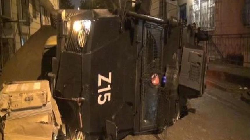 &Ouml;zel-G&ouml;stericilere M&uuml;dahale Eden Zırhlı Ara&ccedil; Devrildi 3 Polis Yaralandı