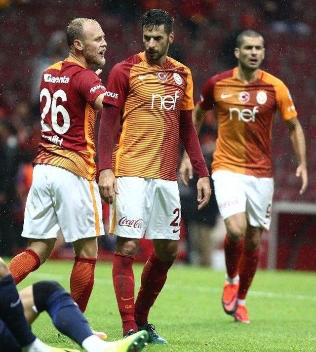 Galatasaray Evinde Kayıp