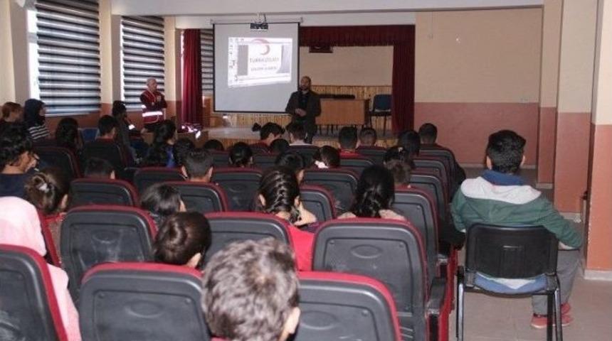 &Ccedil;ıldır&rsquo;da Kızılay Haftası Etkinlikleri
