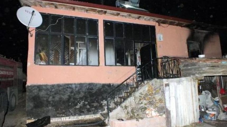 Yozgat'ta 3 Kardeş Yangında Hayatını Kaybetti