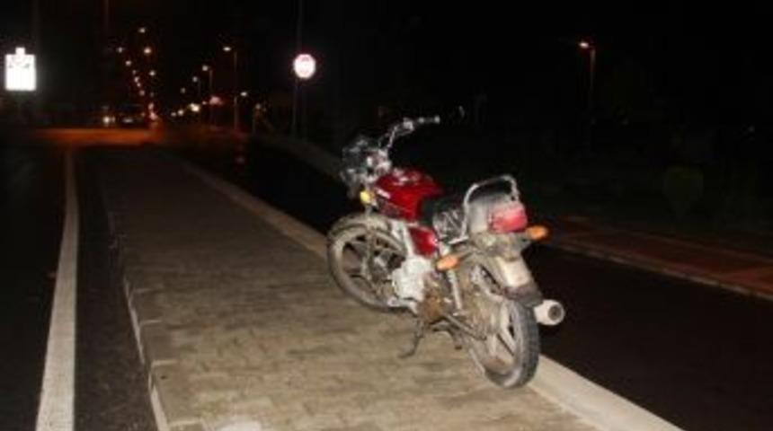 Otomobil İle Motosiklet &Ccedil;arpıştı: 1 Yaralı