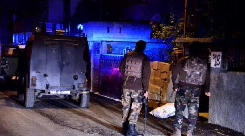Adana'da Hdp Operasyonu: 9 G&ouml;zaltı