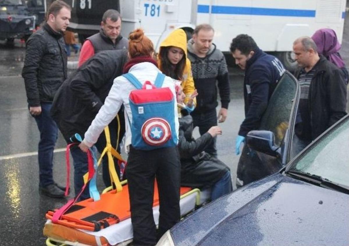 (&ouml;zel Haber) Kazada Yaralanan Kadın Uzun S&uuml;re Şoku Atlamadı