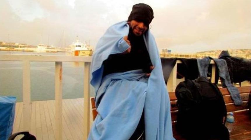 &Ccedil;eşme'de 54 M&uuml;lteci Yakalandı