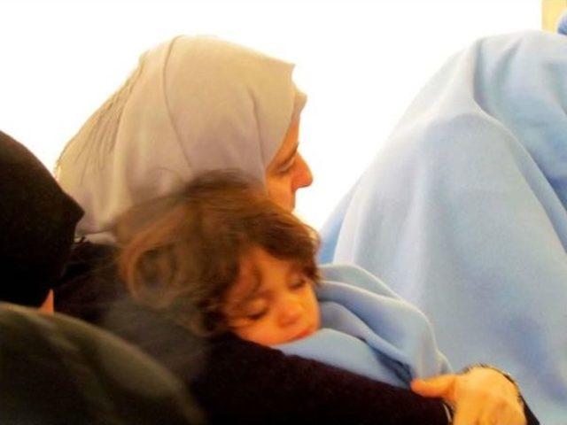 &Ccedil;eşme de 54 M&uuml;lteci Yakalandı 1