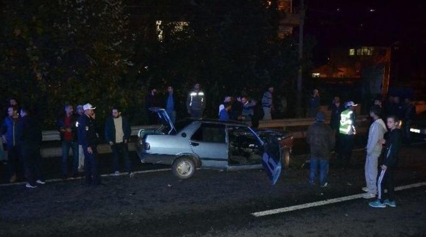 Otomobil, Kaza Yerindeki Kalabalığa Daldı: 1 &Ouml;l&uuml;, 5 Yaralı