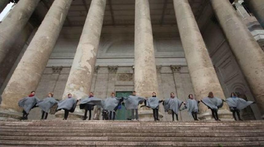 'y&uuml;r&uuml;yen Budalalar'ın 22'nci Durağı Macaristan