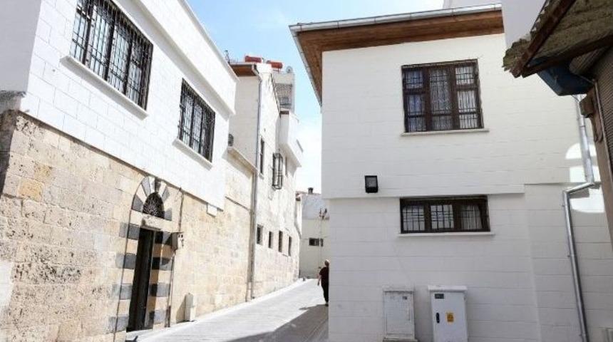 B&uuml;y&uuml;kşehir Tarihi Mahallelerine Sahip &Ccedil;ıkıyor