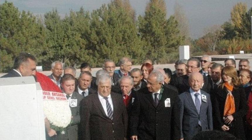 B&uuml;lent Ecevit Vefatının 10. Yılında Mezarı Başında Anıldı