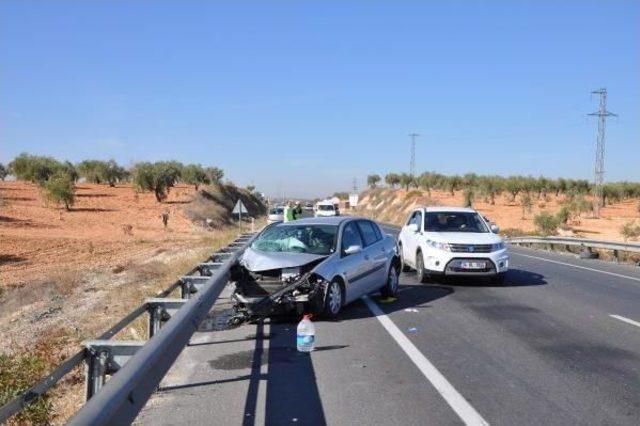 Doğum Yolunda Kaza: İkizi Ve Karnındaki Bebeğiyle Öldü