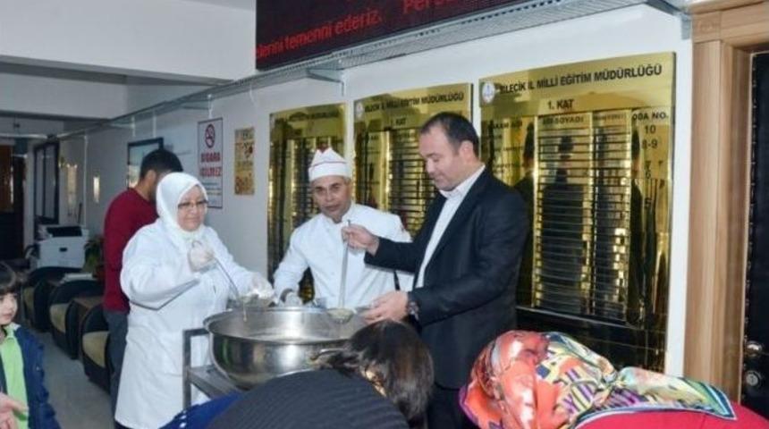 Bilecik Halk Eğitim Merkezi&rsquo;nden Aşure İkramı