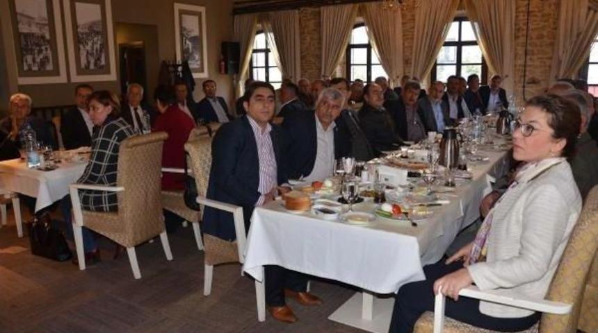Chp'li Bi&ccedil;er: İ&ccedil; Savaş Arifesindeyiz