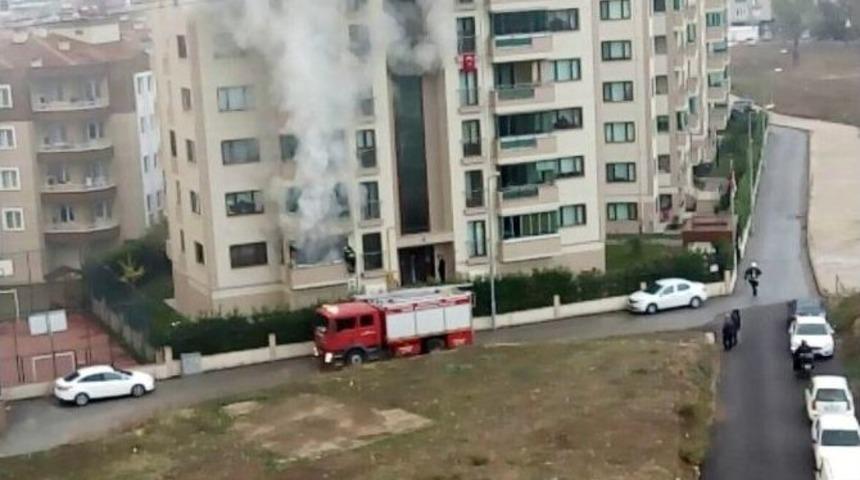 Ev Sahipleri Uyurken İtfaiye Yangına M&uuml;dahale Etti