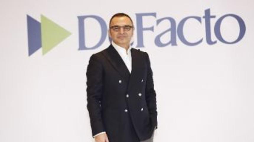 Defacto 9 Aylık Karını A&ccedil;ıkladı