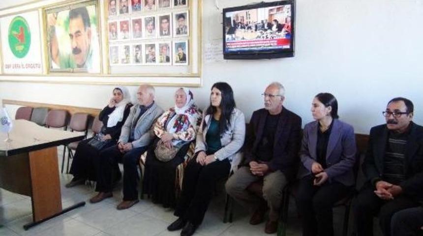 Şanlıurfa'da Hdp Ve Dbp'lilerden Oturma Eylemi