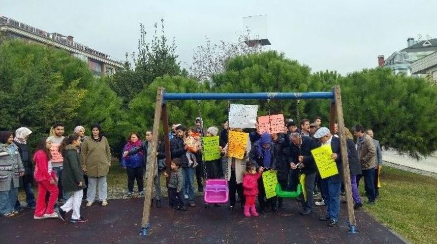 Bakırk&ouml;y&rsquo;de &Ccedil;ocuk Parkına Baz İstasyonuna Mahalleliden Tepki