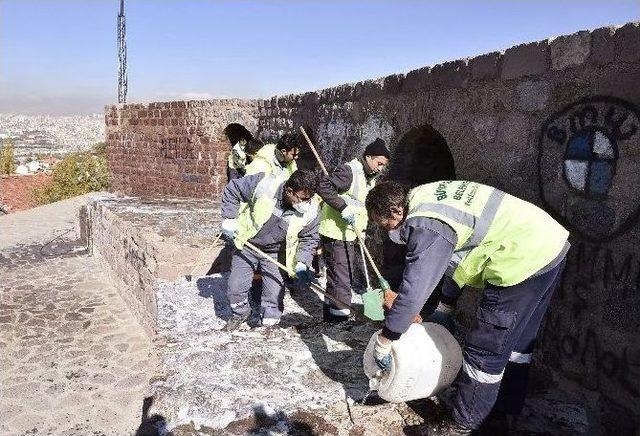 Ankara Kale’sine Kış Temizliği