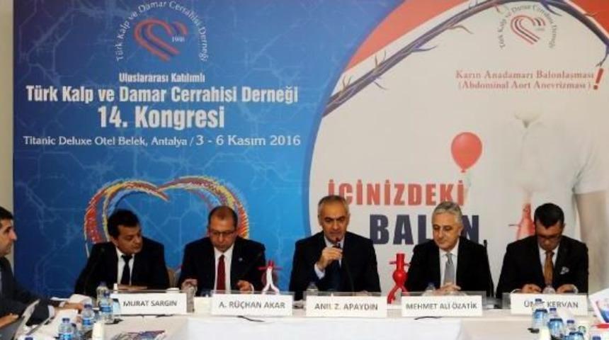 't&uuml;rkiye'de Her Yıl 3 Bin 600 Kişide Karın Ana Damarı Balonlaşması Oluyor'
