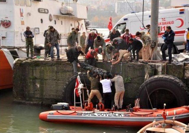 Ağabeyi Ve Yeğeninin Kaybolduğu Kayıkla Denize Açıldı, Cesedi Bulundu