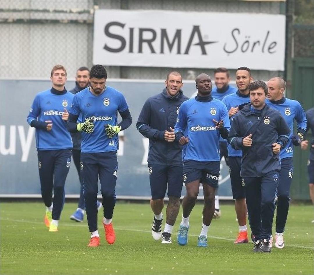 Fenerbah&ccedil;e, Akhisar Belediyespor Ma&ccedil;ı Hazırlıklarını Tamamladı