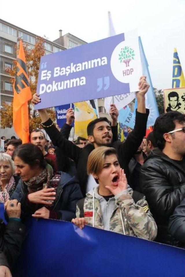 Şişli'de Hdp'lilerin Tutuklanmasını Protesto Edenlere Müdahale