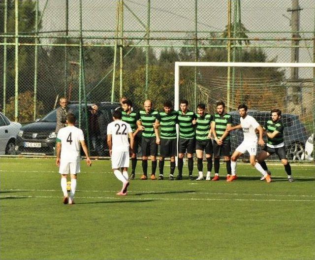 Yunusemre Belediyespor Üçte Üç Yaptı