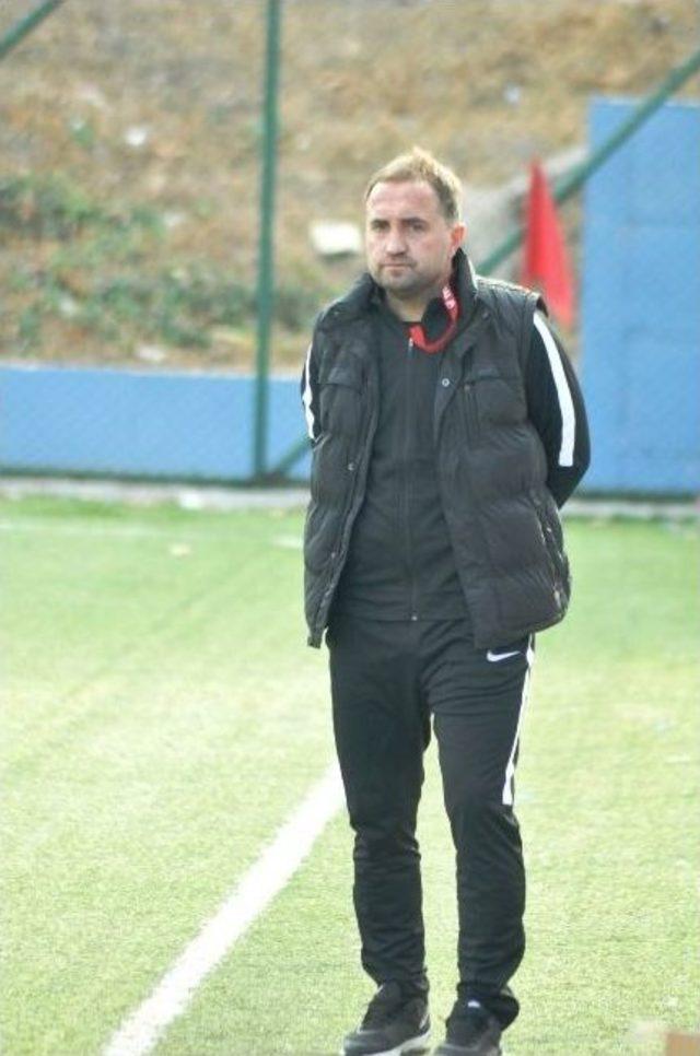 Yunusemre Belediyespor Üçte Üç Yaptı