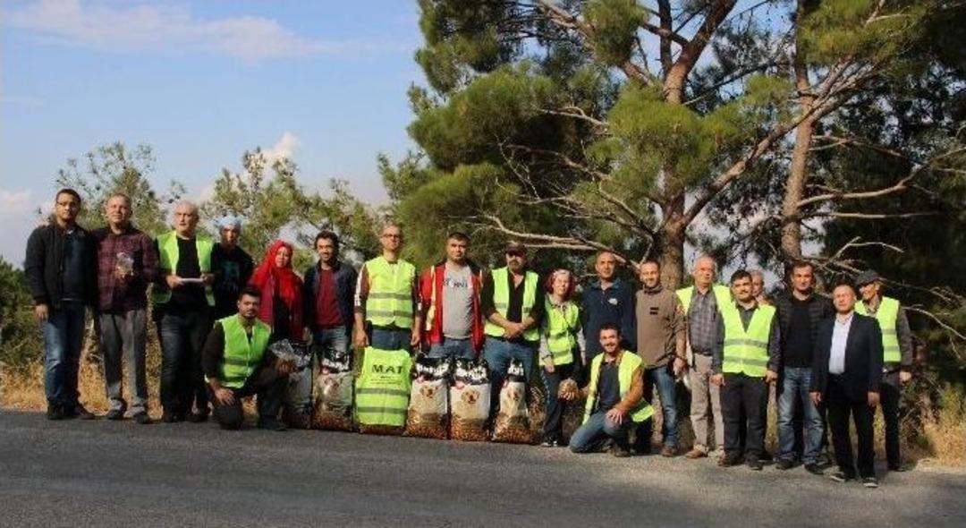 Amat&ouml;r Telsizcilerden Sokak Hayvanlarına Mama Desteği