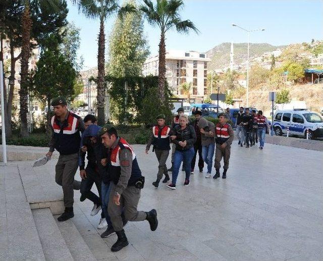 Alanya Jandarmasından Üç İlde Uyuşturucu Operasyonu: 11 Gözaltı