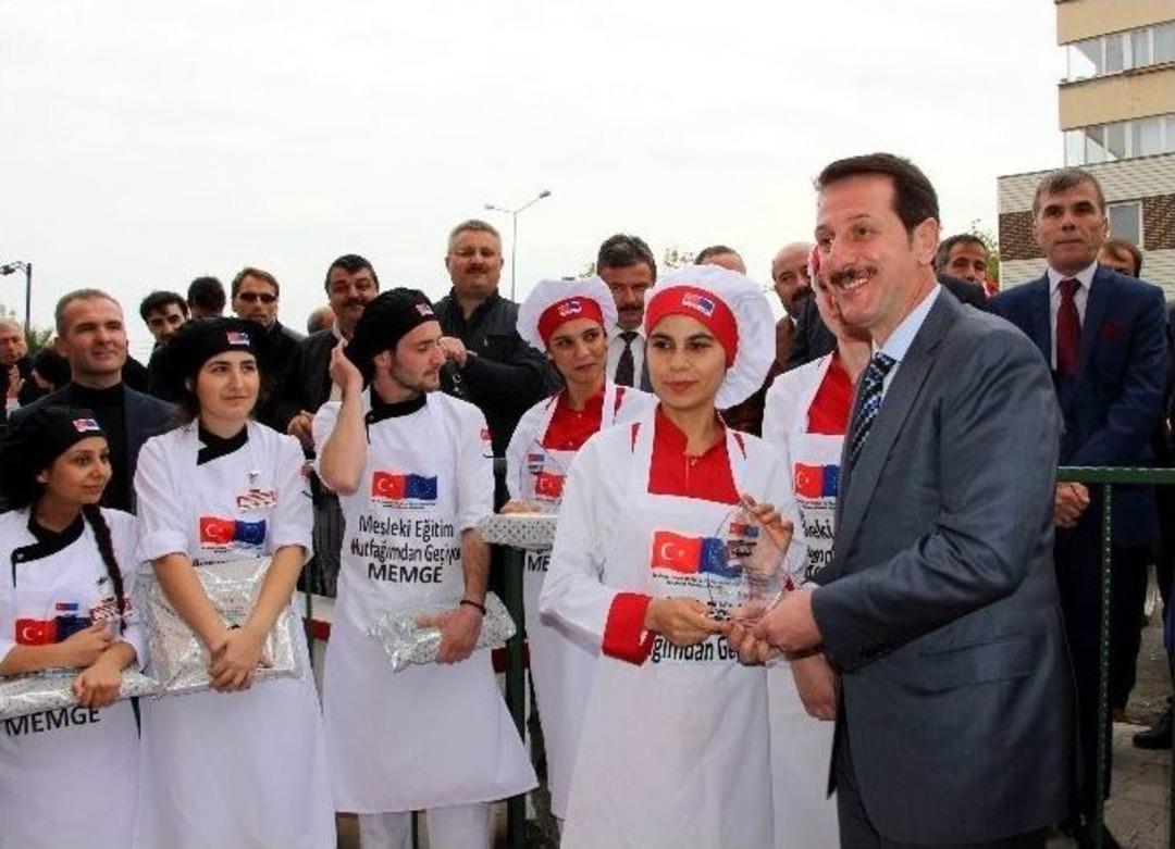 Memge&rsquo;de 12 Kursiyere Plaket