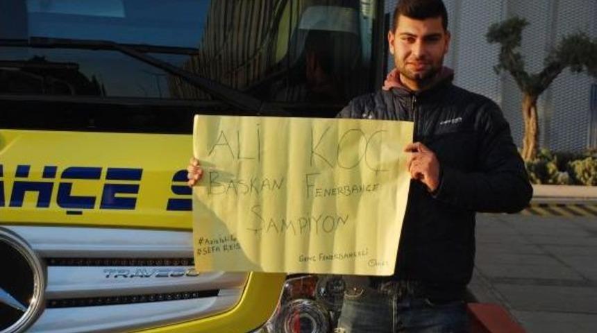 Fenerbah&ccedil;e&rsquo;Ye İzmir&rsquo;De Coşkulu Karşılama