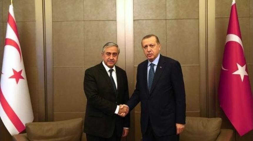 Cumhurbaşkanı Erdoğan, Kktc Cumhurbaşkanı Mustafa Akıncı İle G&ouml;r&uuml;şt&uuml;