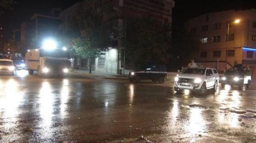 Tunceli'de Izisiniz G&ouml;steriye Polis M&uuml;dahalesi