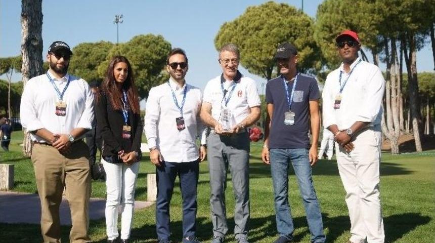 Ağaoğlu&rsquo;na Katar Heyetinden Teşekk&uuml;r Plaketi