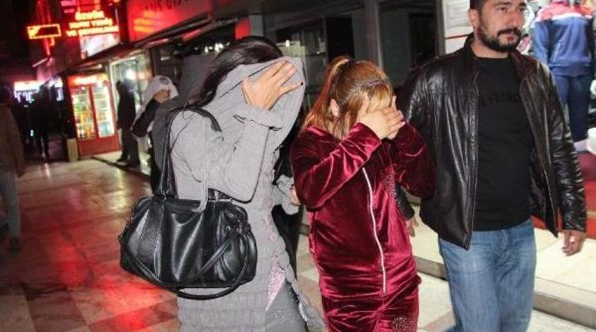 Şanlıurfa&rsquo;Da Eğlence Mekanlarına Baskın: 35 G&ouml;zaltı